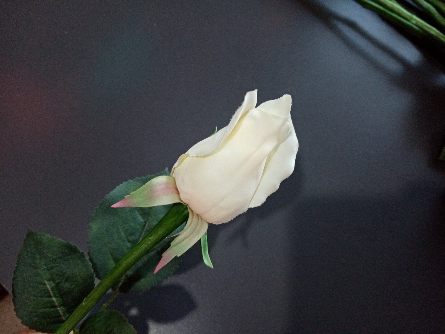 Job Lot 28 x Real Touch Cream Bud Roses, White Artificial Flowers plus loose Leaves(not attached) . Ideal for Button Holes, Corsages. Faux Flowers, Wedding Flowers