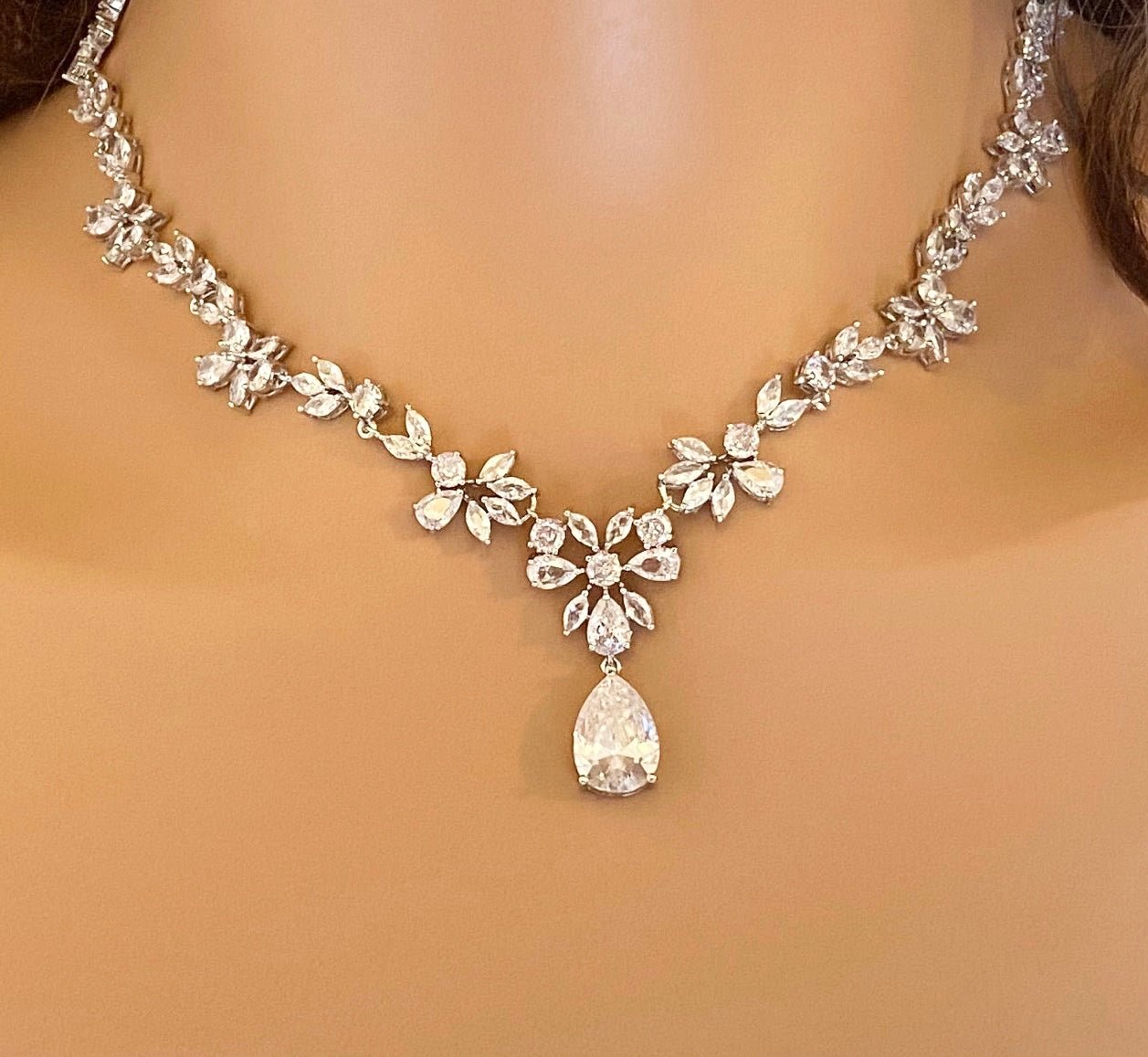 Crystal Bridal Jewellery Set Cubic Zirconia Bridal Necklace Bridal Tear Drop Earrings Silver Jewelry Wedding Set Leaf Style Design