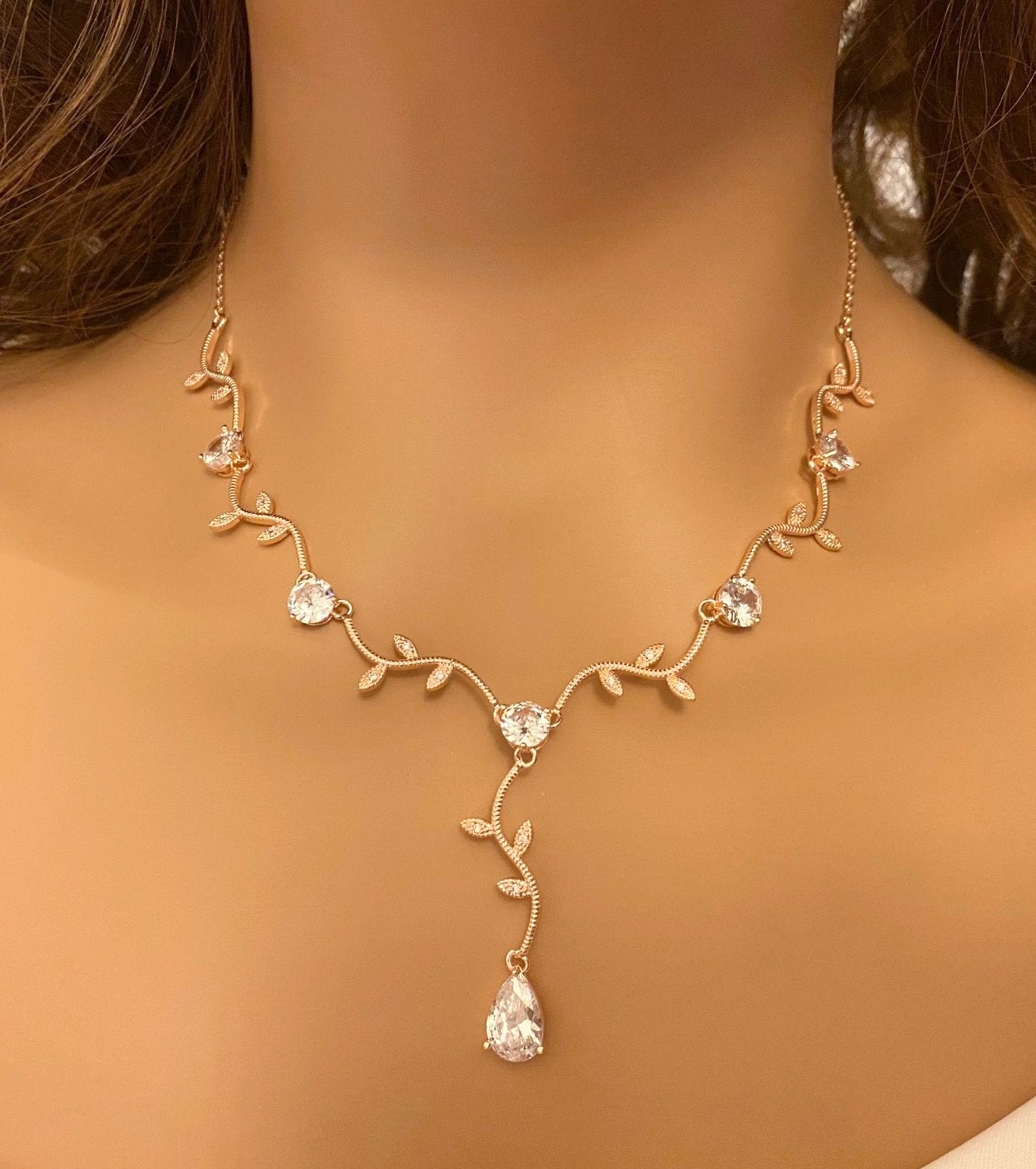 Crystal Bridal Necklace Earrings Jewellery Gift for Her. Cubic Zirconia Wedding Jewellery Set Simple Droplet Earrings in Silver, Gold & Rose Gold