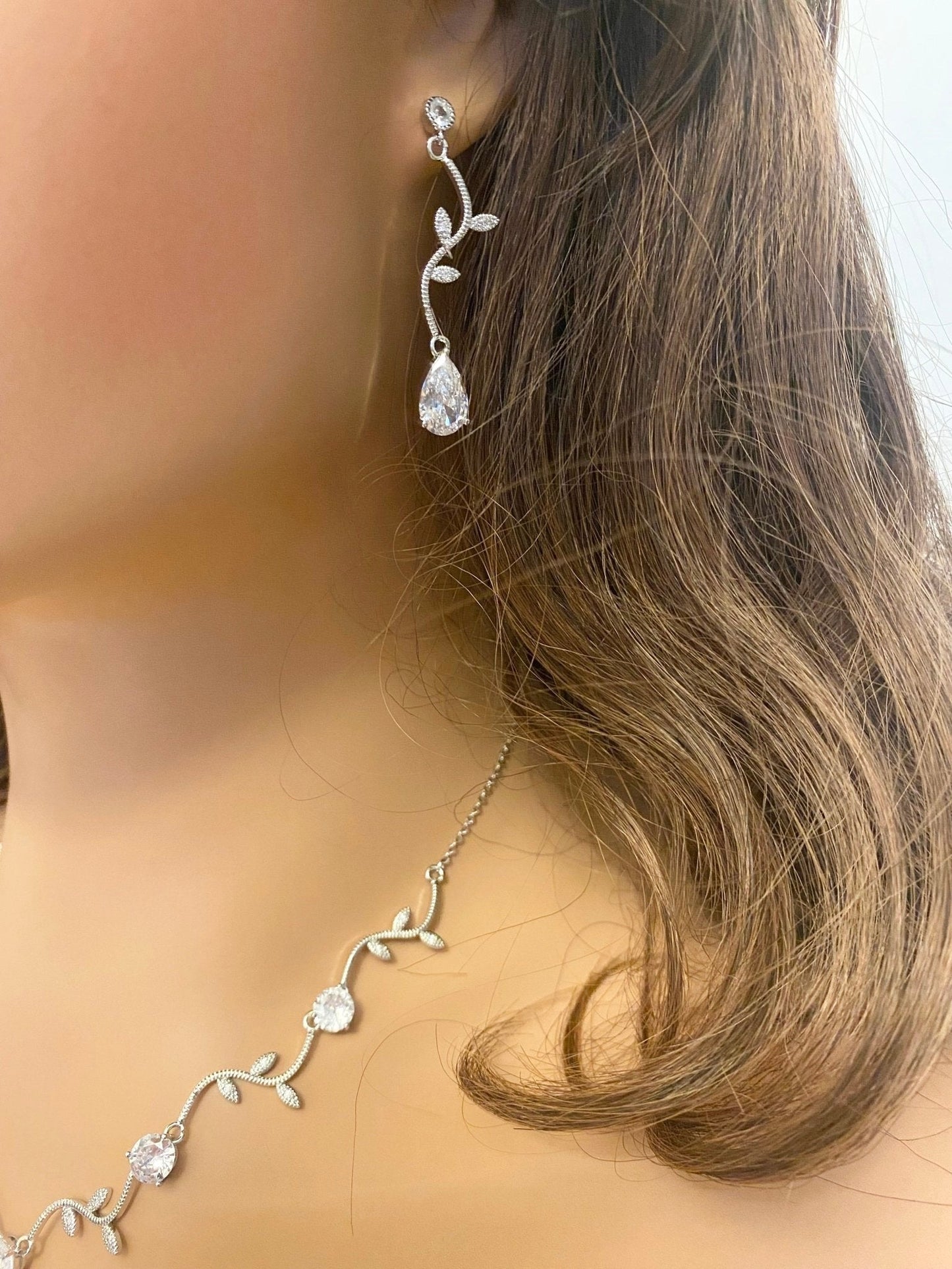 Crystal Bridal Necklace Earrings Jewellery Gift for Her. Cubic Zirconia Wedding Jewellery Set Simple Droplet Earrings in Silver, Gold & Rose Gold