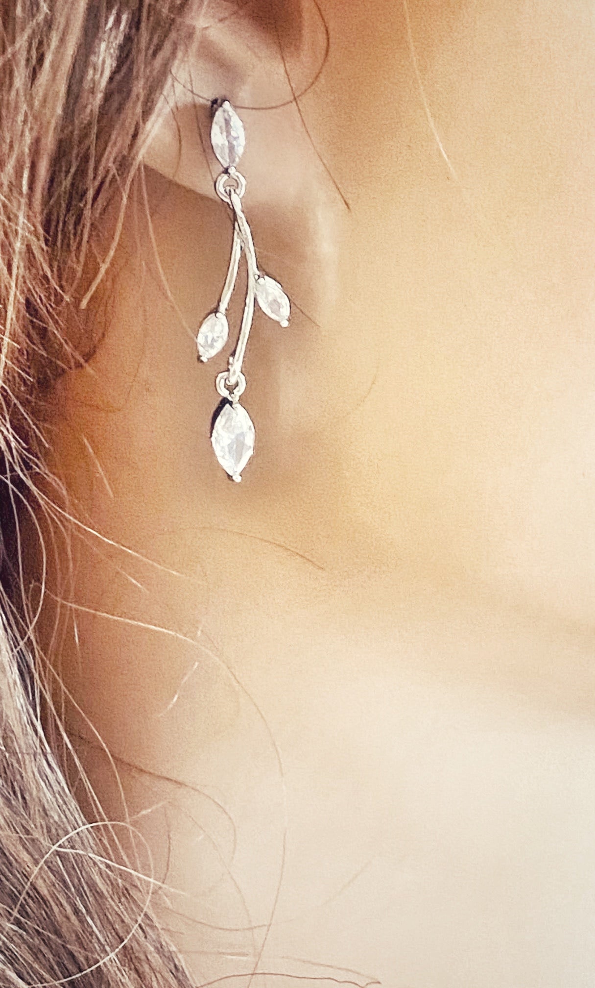 Crystal Wedding Jewellery Set Gift for Her. CZ Silver Bridal Necklace Droplet Earrings Leaf Design