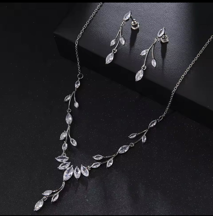 Crystal Wedding Jewellery Set Gift for Her. CZ Silver Bridal Necklace Droplet Earrings Leaf Design